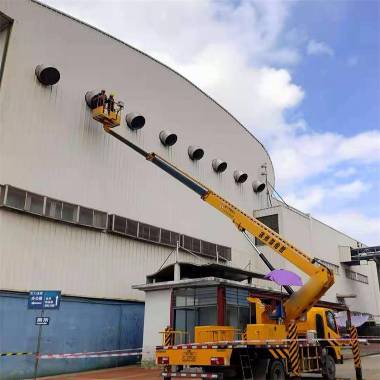 中和镇高空作业车出租服务：专业广告牌安装解决方案